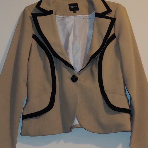 Blazer - Picture 2 of 2